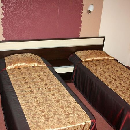 Hotel Elegant Karnobat Ngoại thất bức ảnh