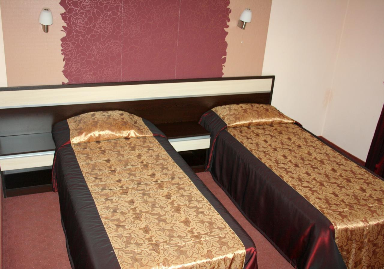 Hotel Elegant Karnobat Ngoại thất bức ảnh